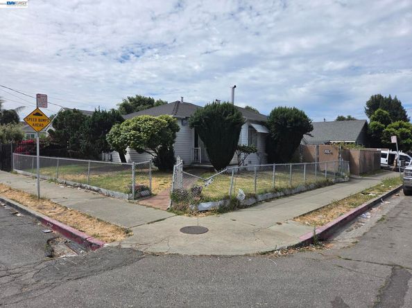 9601 D St, Oakland CA 94603