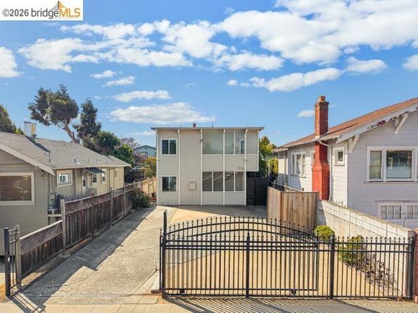 1226 Haskell St, Berkeley CA 94702