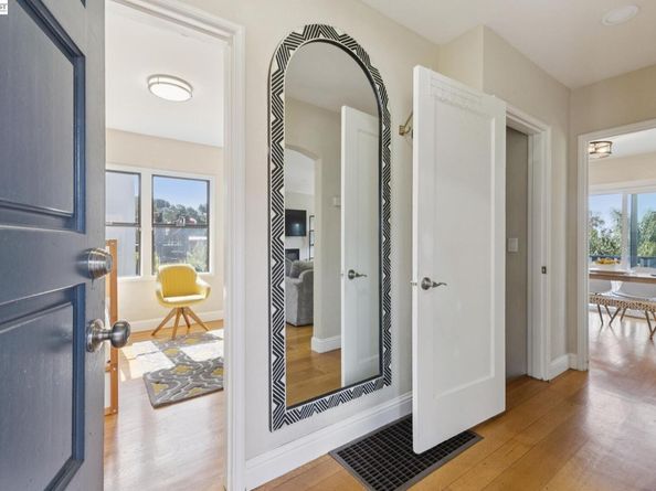 8233 Golf Links Rd, Oakland CA 94605