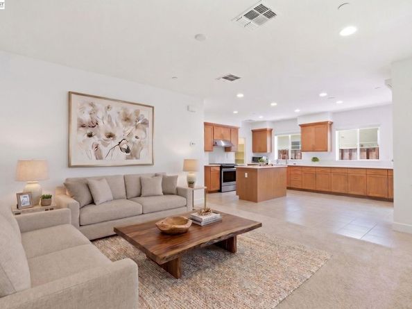 8553 Schooner Way, Newark CA 94560