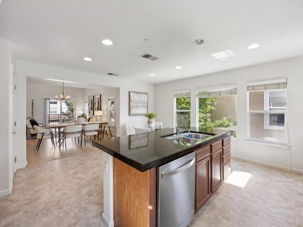 124 Montevina Way, Hayward CA 94545