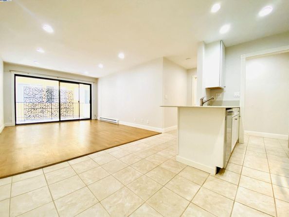85 Vernon St 103, Oakland CA 94610