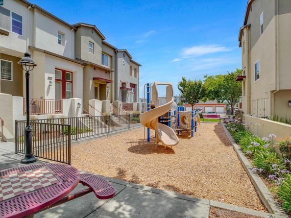 2725 Holly St, San Pablo CA 94806