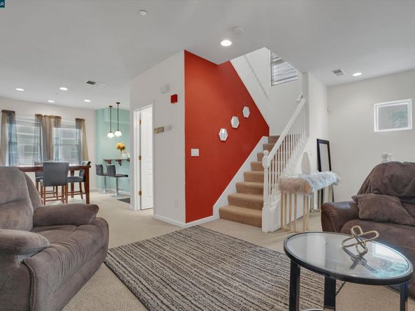 2725 Holly St, San Pablo CA 94806