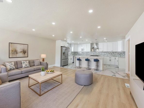 10745 Ridgeview Way, San Jose CA 95127