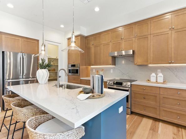 1937 Grand Street, Alameda CA 94501