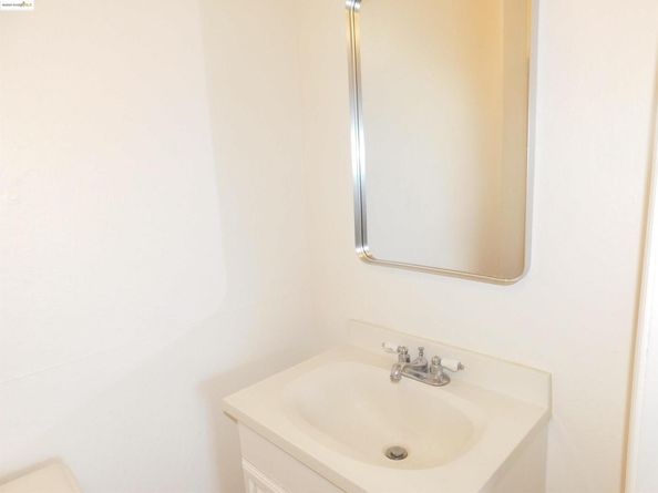 3411 Del Monte Way, San Leandro CA 94578