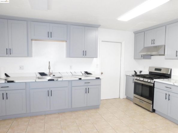 3411 Del Monte Way, San Leandro CA 94578