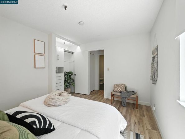 325 Lenox Ave 104, Oakland CA 94610