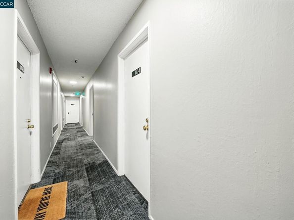 325 Lenox Ave 104, Oakland CA 94610