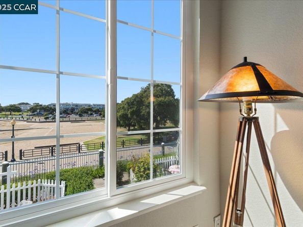 609 Commodore Dr, Richmond CA 94804