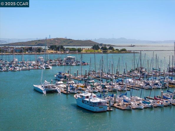 609 Commodore Dr, Richmond CA 94804