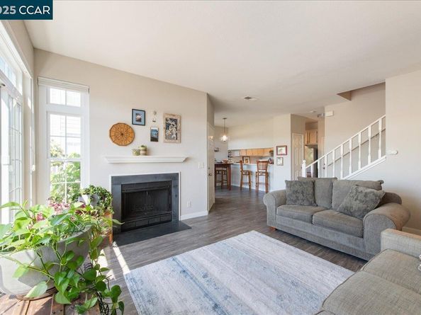 609 Commodore Dr, Richmond CA 94804