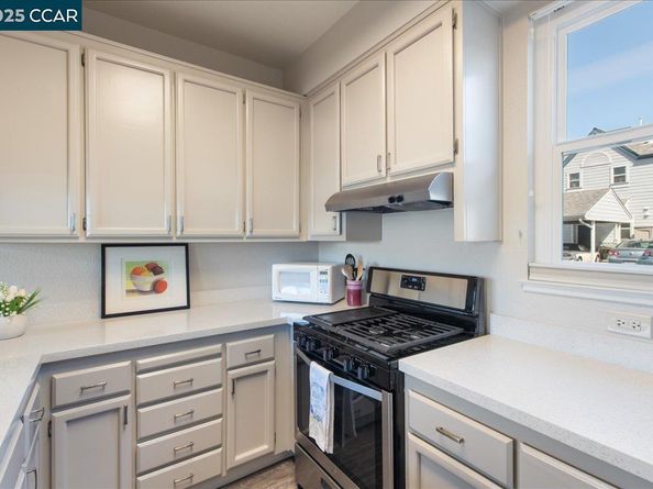 609 Commodore Dr, Richmond CA 94804