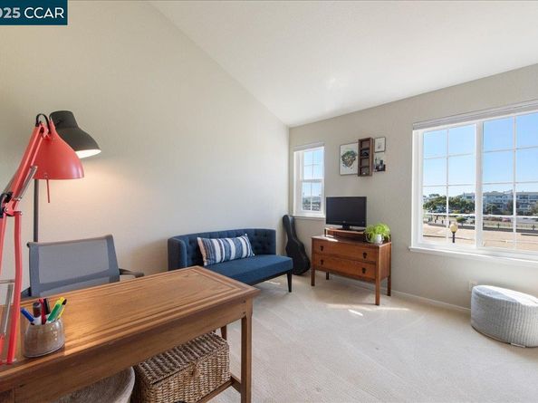 609 Commodore Dr, Richmond CA 94804