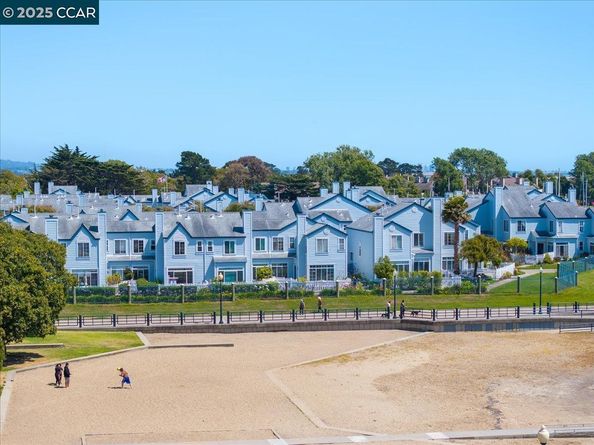 609 Commodore Dr, Richmond CA 94804