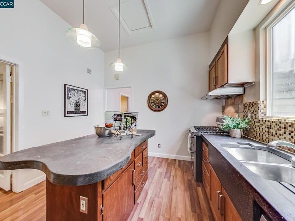634 22Nd St, Oakland CA 94612