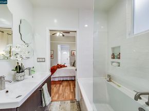 634 22Nd St, Oakland CA 94612