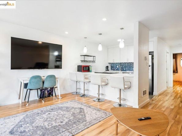 5 embarcadero 130, Oakland CA 94607