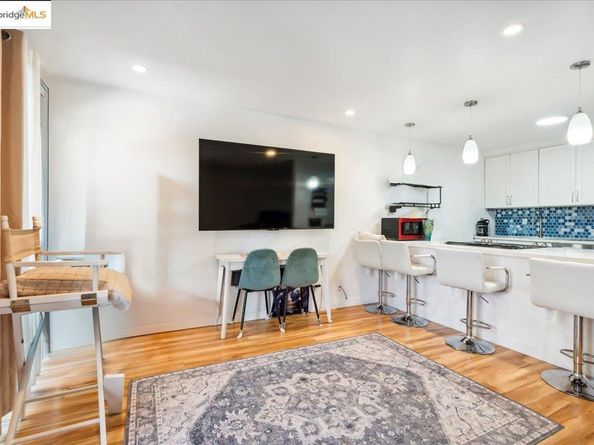 5 embarcadero 130, Oakland CA 94607