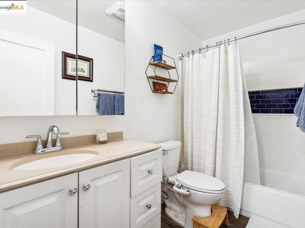 5 embarcadero 130, Oakland CA 94607