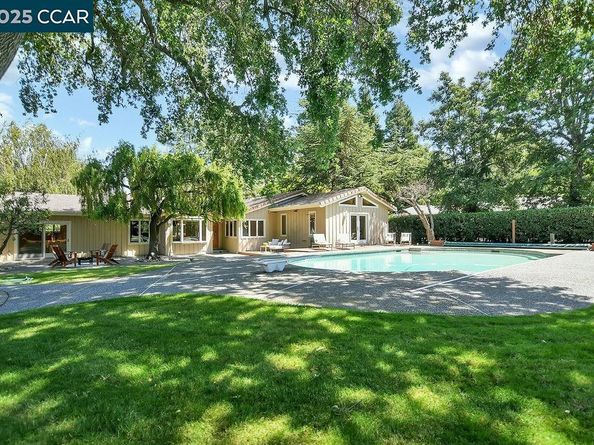 7 Monteira Lane, Martinez CA 94553