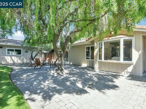 7 Monteira Lane, Martinez CA 94553