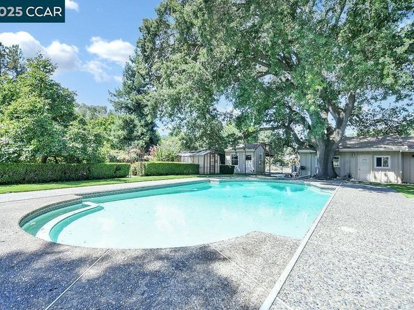 7 Monteira Lane, Martinez CA 94553