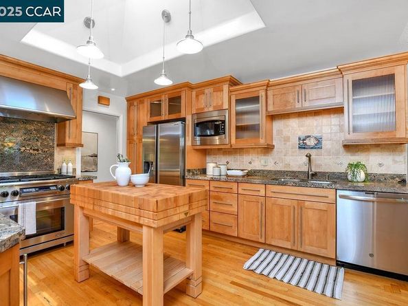 7 Monteira Lane, Martinez CA 94553