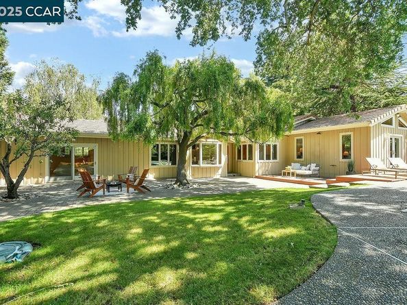 7 Monteira Lane, Martinez CA 94553
