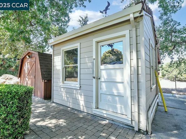 7 Monteira Lane, Martinez CA 94553