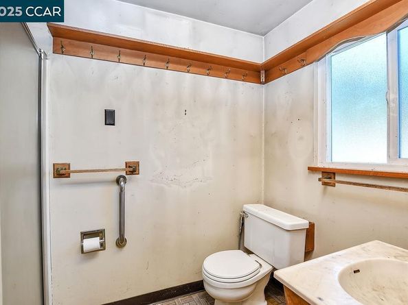7 Monteira Lane, Martinez CA 94553