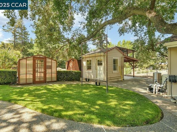 7 Monteira Lane, Martinez CA 94553