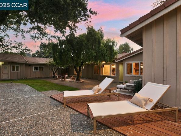 7 Monteira Lane, Martinez CA 94553