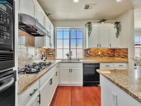 237 Dutra Vernaci Dr, Union City CA 94587