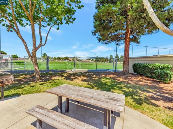 237 Dutra Vernaci Dr, Union City CA 94587