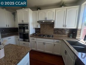 237 Dutra Vernaci Dr, Union City CA 94587