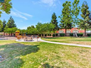 237 Dutra Vernaci Dr, Union City CA 94587