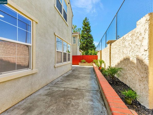 237 Dutra Vernaci Dr, Union City CA 94587