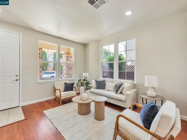 237 Dutra Vernaci Dr, Union City CA 94587