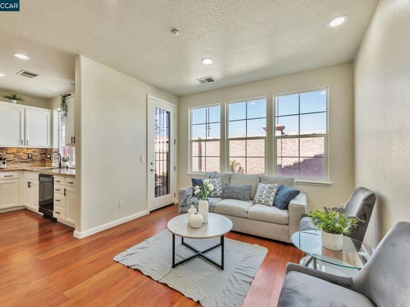 237 Dutra Vernaci Dr, Union City CA 94587