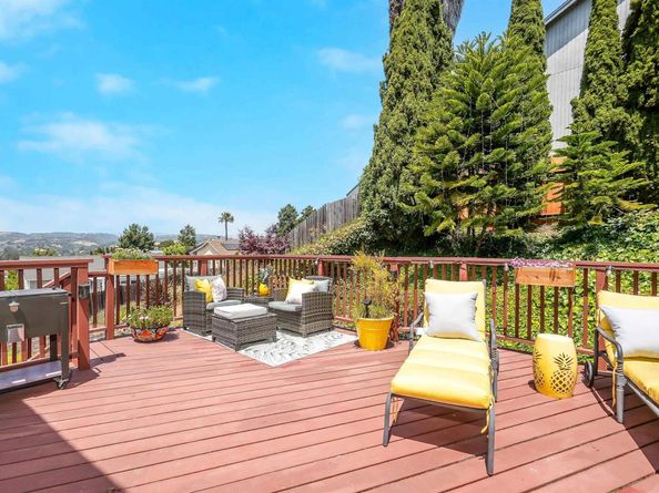 23380 Lakeridge Avenue, Hayward CA 94541