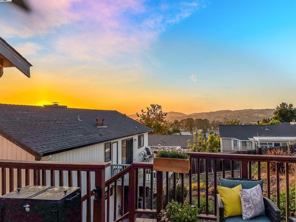 23380 Lakeridge Avenue, Hayward CA 94541