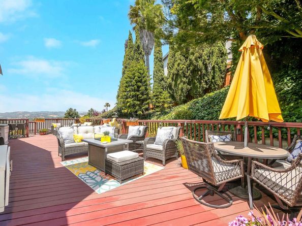 23380 Lakeridge Avenue, Hayward CA 94541