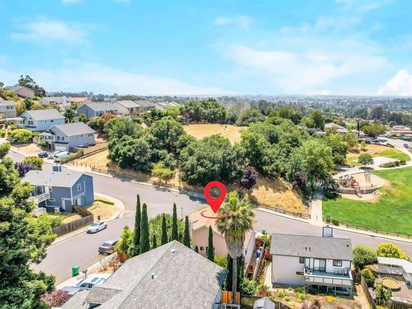 23380 Lakeridge Avenue, Hayward CA 94541