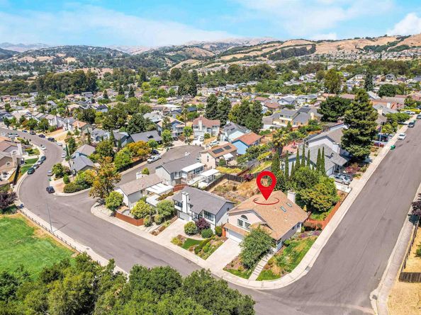 23380 Lakeridge Avenue, Hayward CA 94541