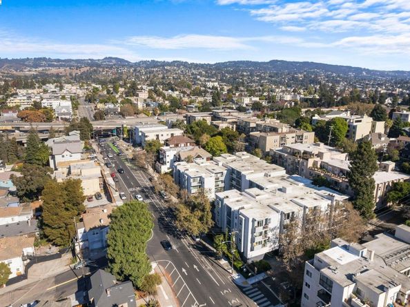 150 Pearl St 106, Oakland CA 94611