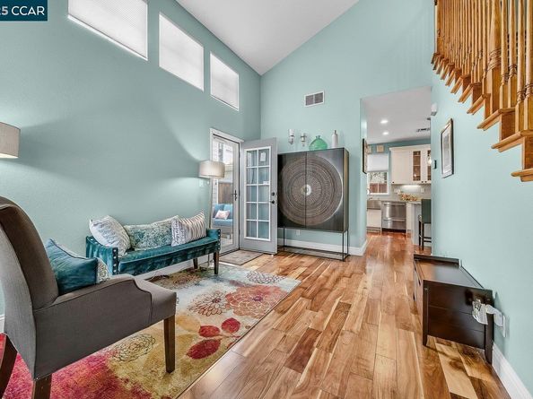 22 Village Square Pl, Pleasant Hill CA 94523