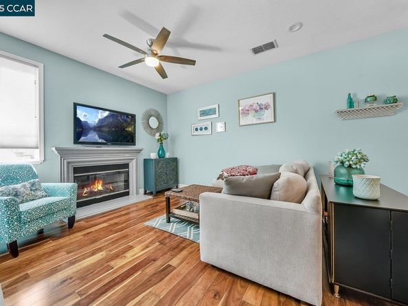 22 Village Square Pl, Pleasant Hill CA 94523