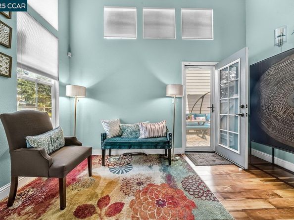 22 Village Square Pl, Pleasant Hill CA 94523